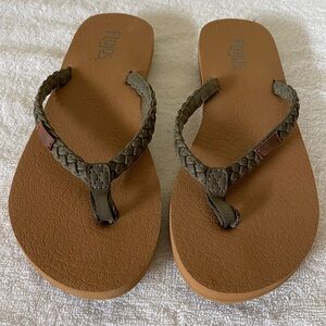 Flojos Braided Strap Flip Flop Sandals in Brown & Olive - NWOT - size 8